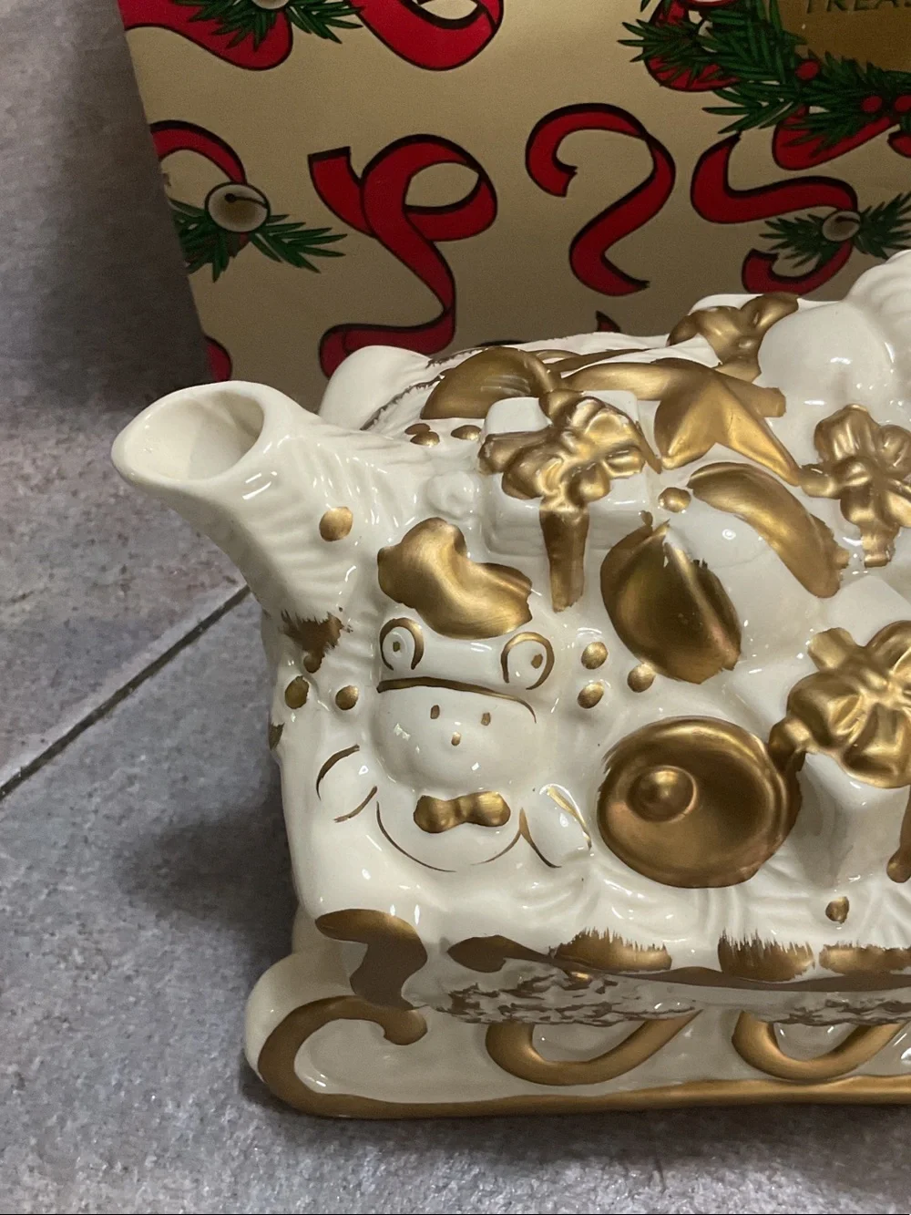 White & Gold Santa Sleigh Teapot